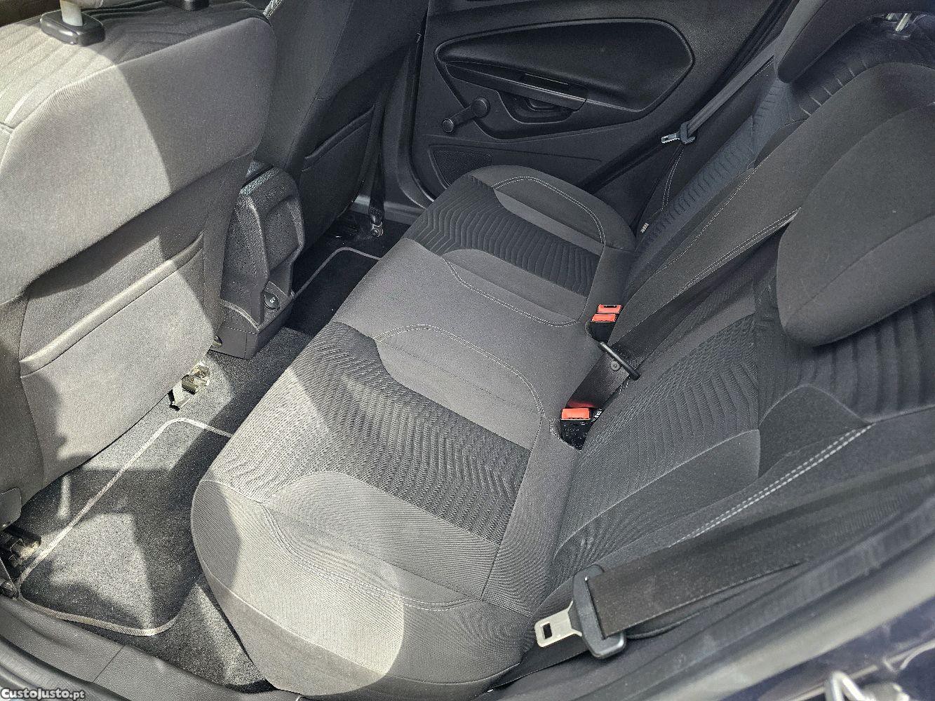 Ford Fiesta 1.0 Gasolina — fotografia 7