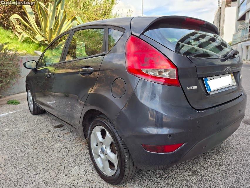 Ford Fiesta 1,4 TDCi Trend — fotografia 4