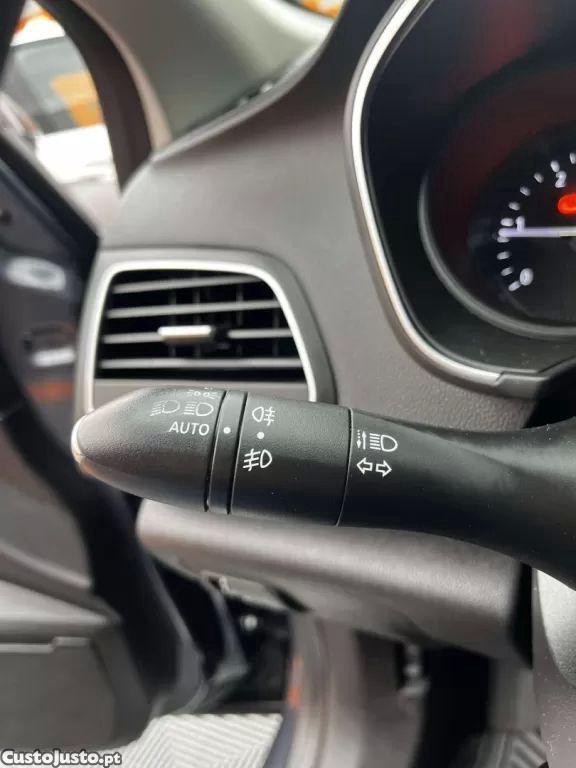 Renault Mégane 1.5 blue dci limited — fotografia 9