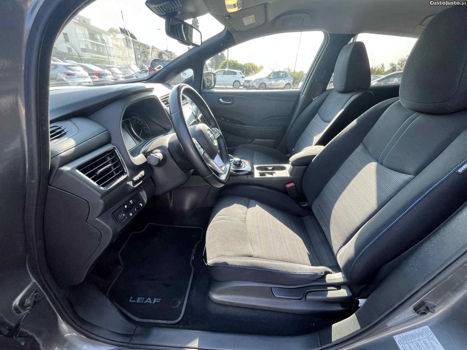 Nissan Leaf N-Connecta 40kwh — fotografia 8