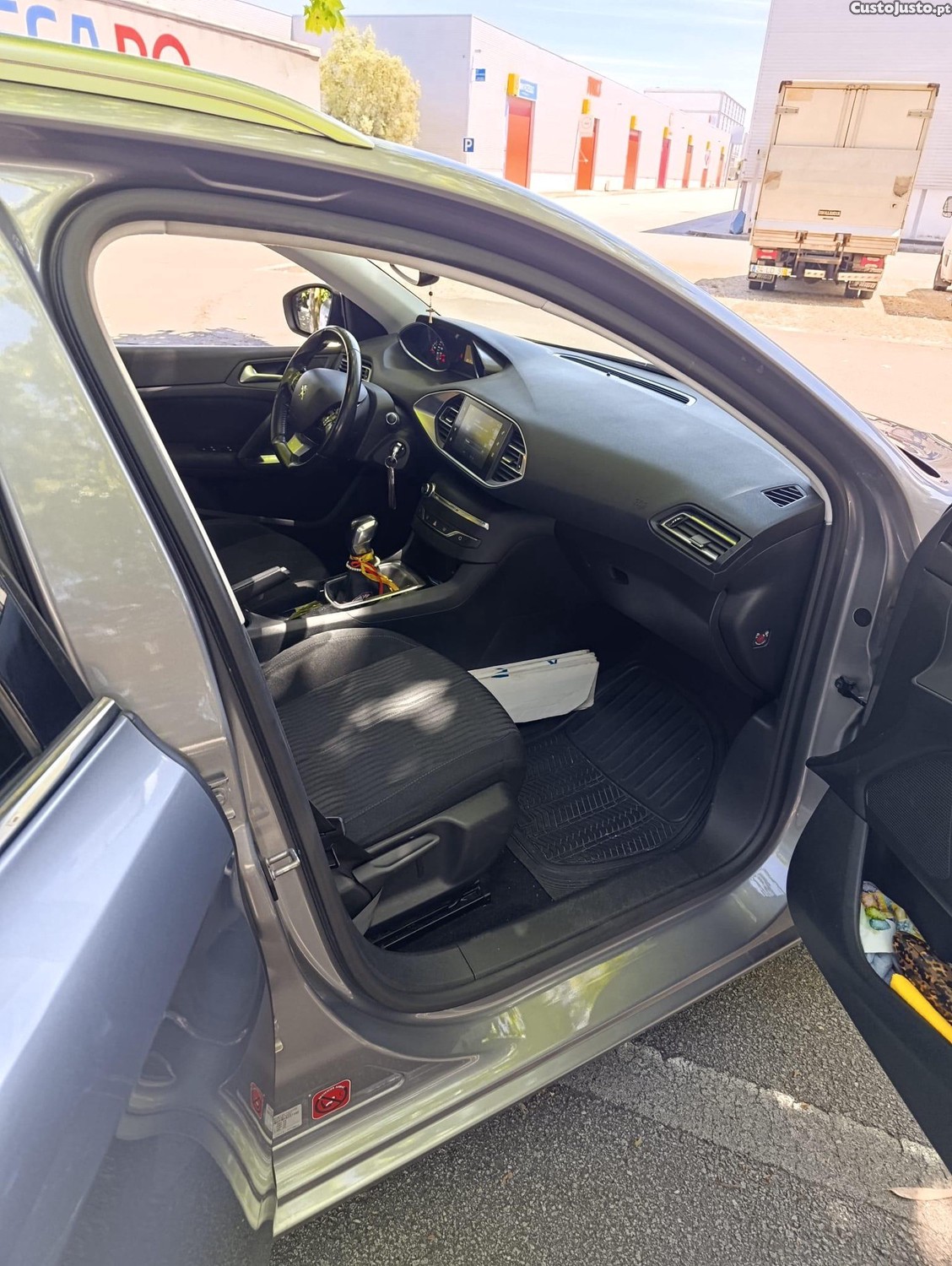 Peugeot 308 Bluehdi — fotografia 3
