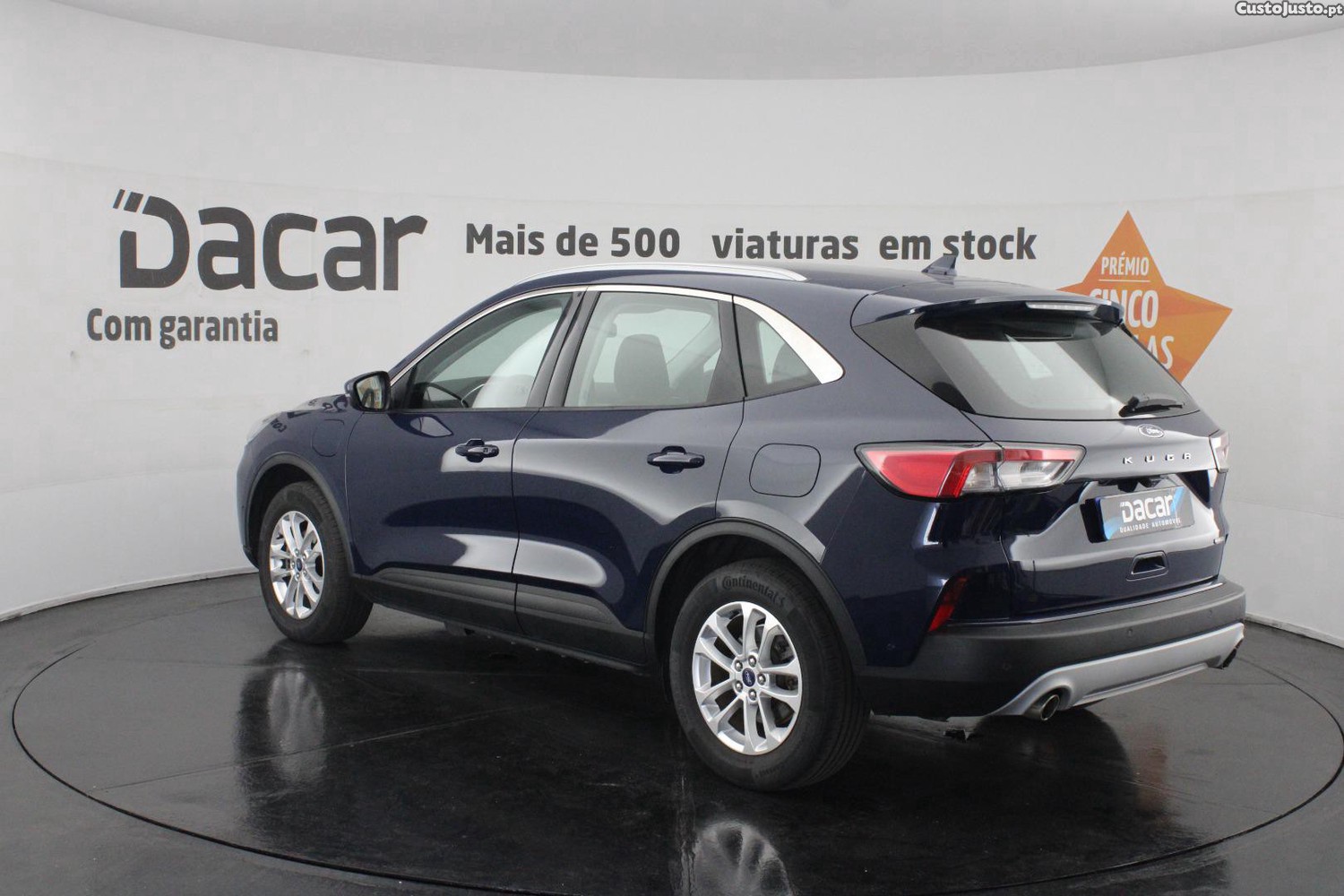 Ford Kuga 2.5 P-HEV TITANIUM (AUTO) — fotografia 30