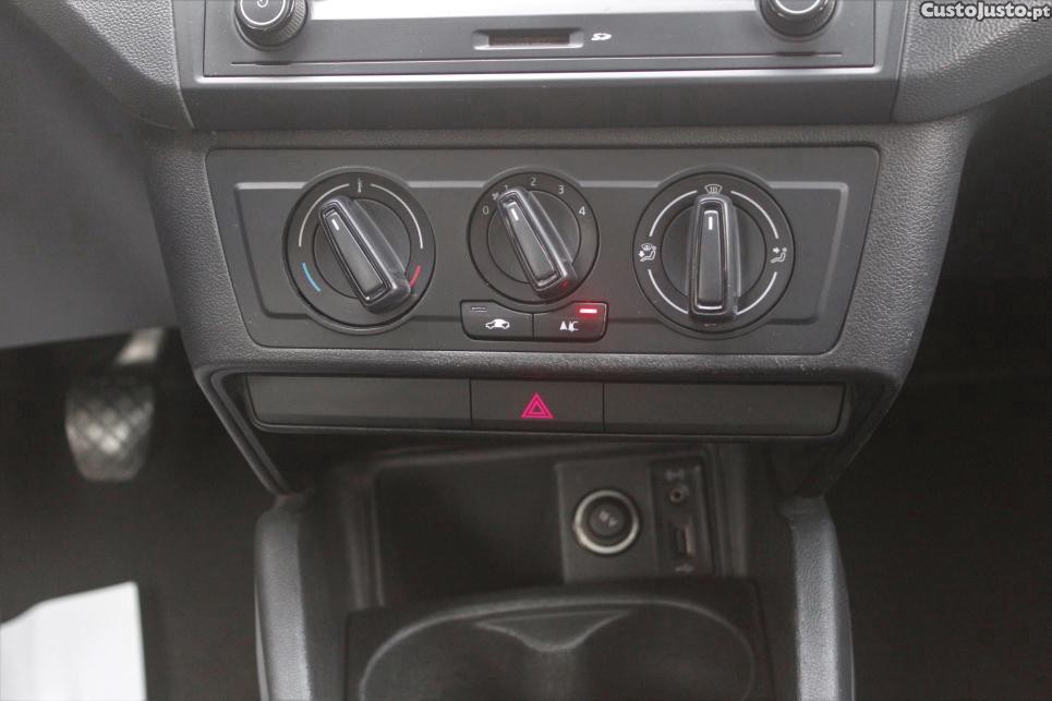 SEAT Ibiza 1.4 TDI 90cv - Nacional - Garantia — fotografia 4
