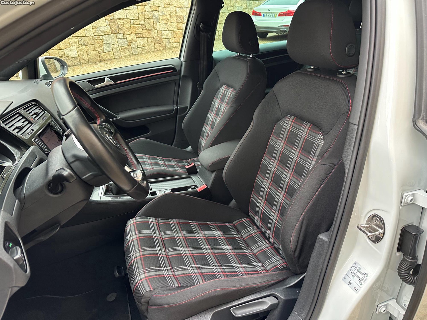 Volkswagen Golf 2.0 TSi GTi — fotografia 4