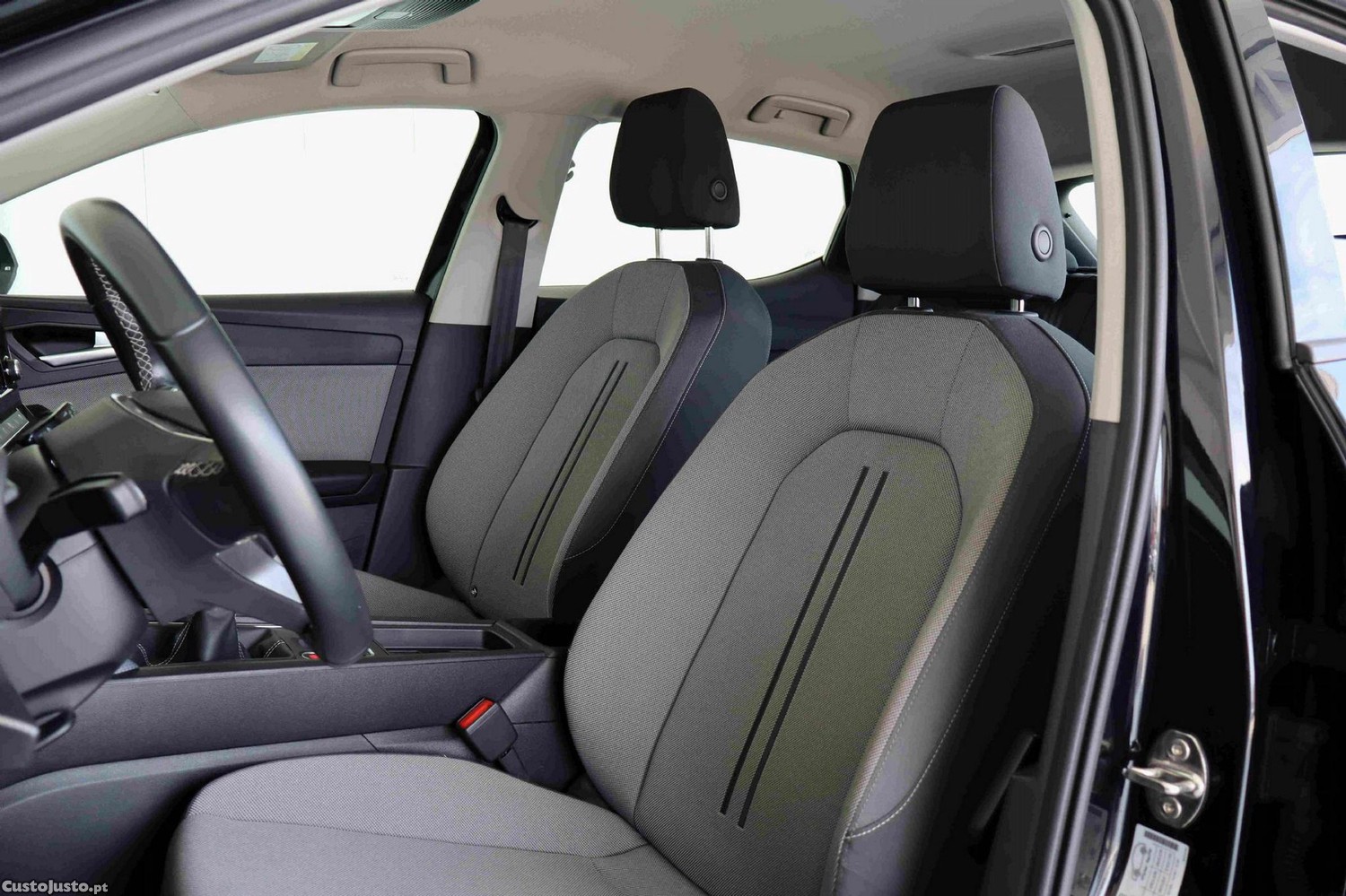 SEAT Leon 1.0 TSI Style — fotografia 5