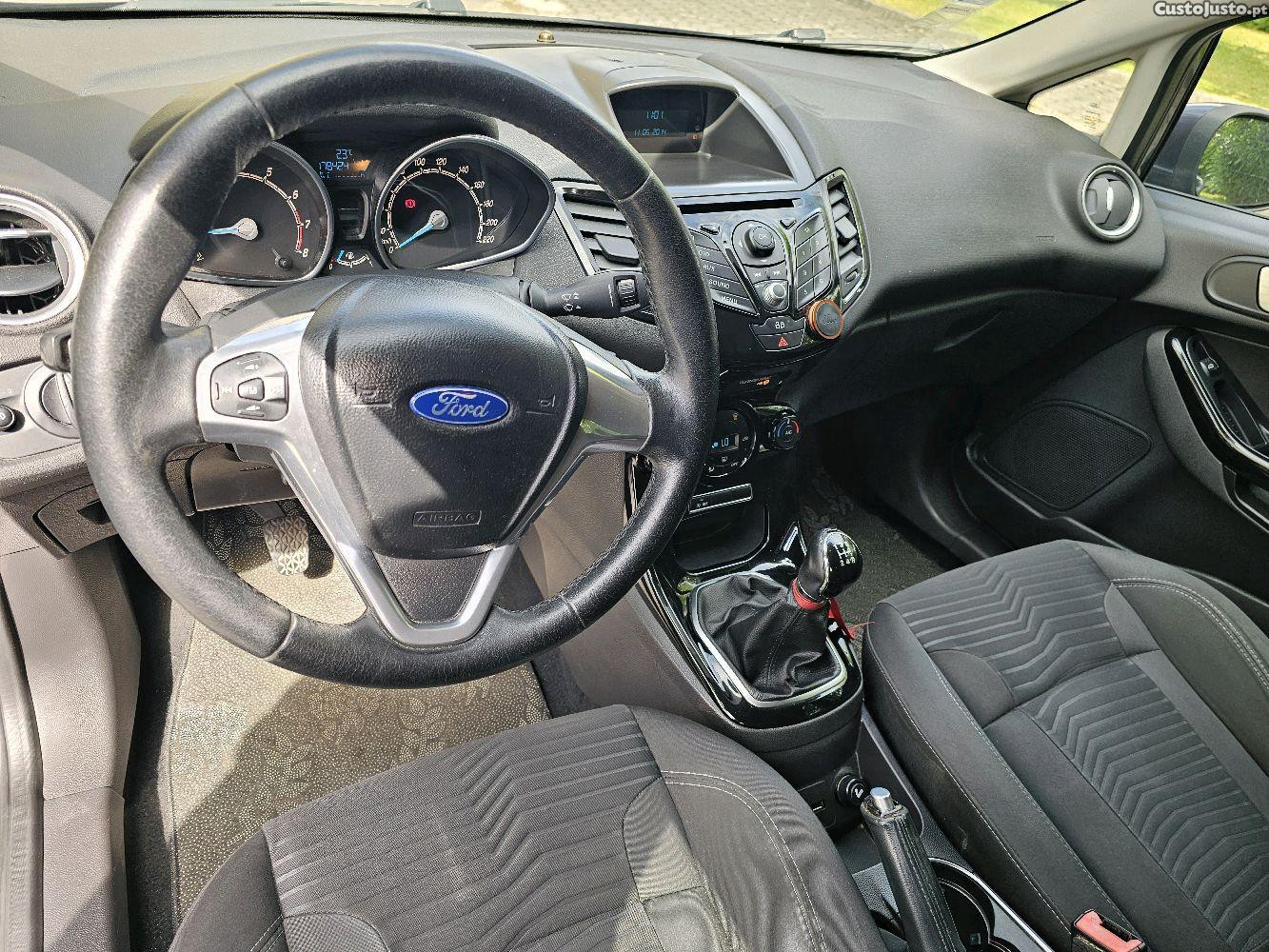 Ford Fiesta 1.0 Gasolina — fotografia 8