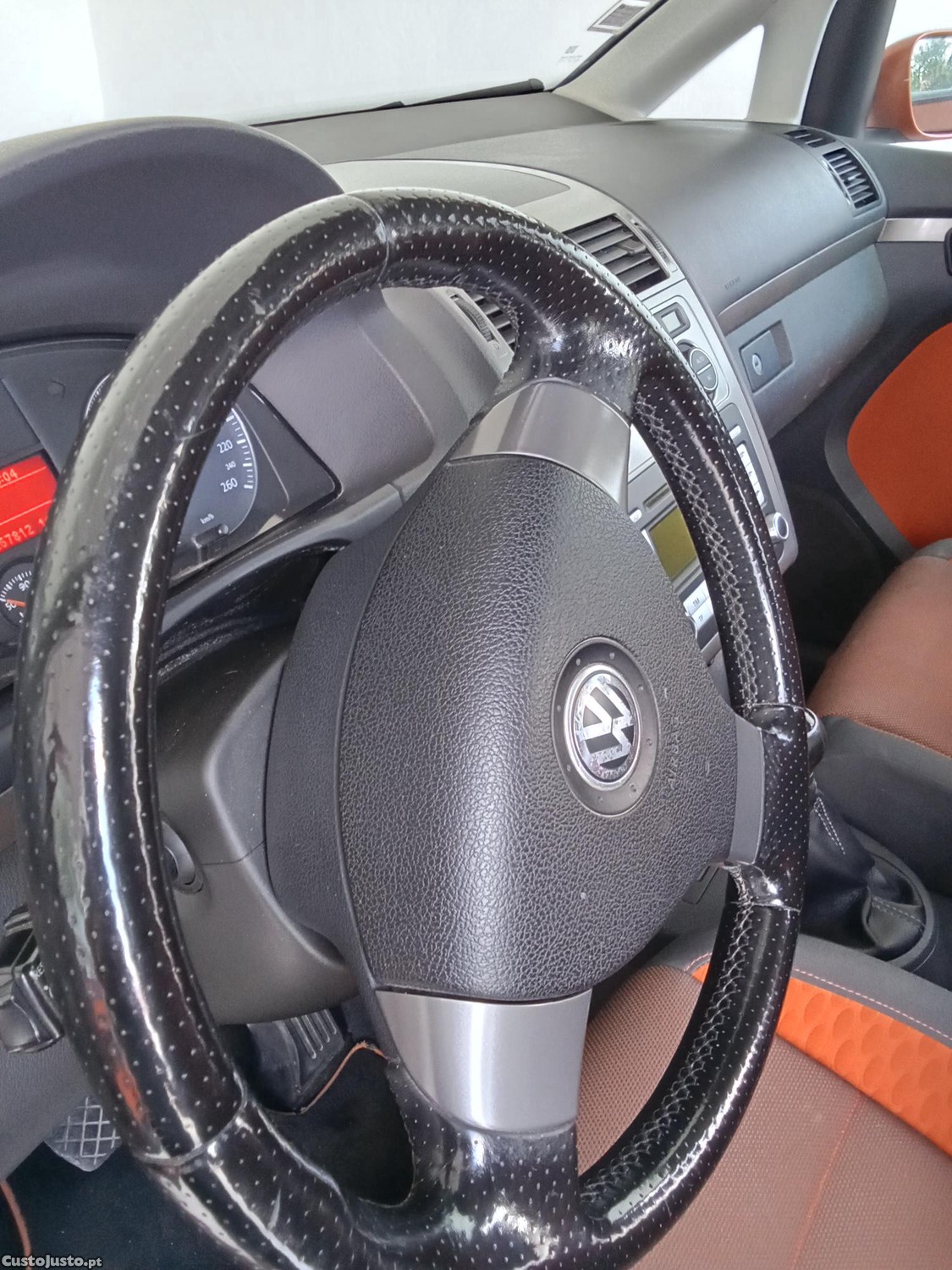 Volkswagen Touran Cross — fotografia 4