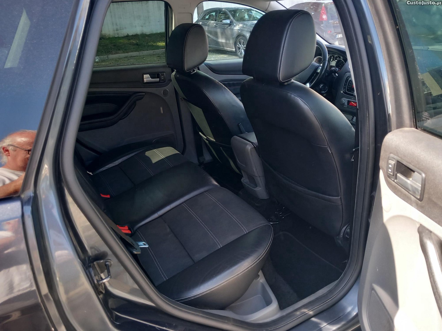 Ford Focus SW 1.6 TDCi Trend — fotografia 8