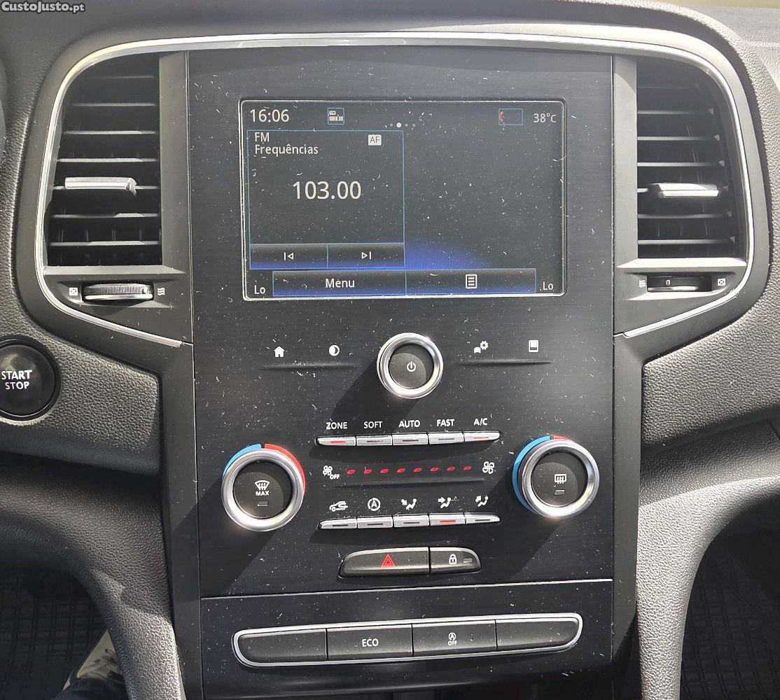 Renault Mégane 1.5 dci Automático — fotografia 3