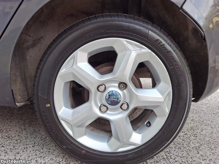 Ford Fiesta 1,4 TDCi Trend — fotografia 8