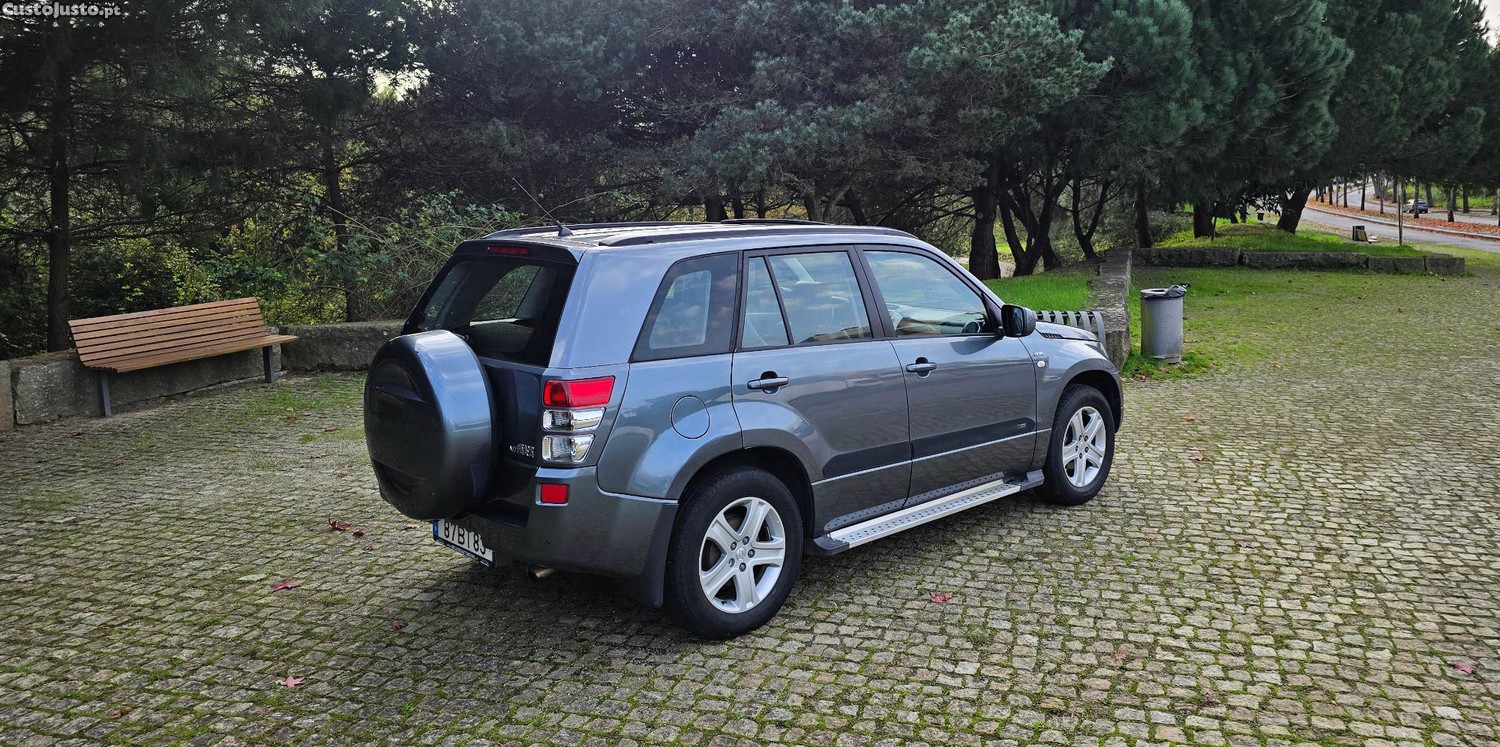 Suzuki Grand Vitara 1.9 DDis Full Extras - 06 foto 4