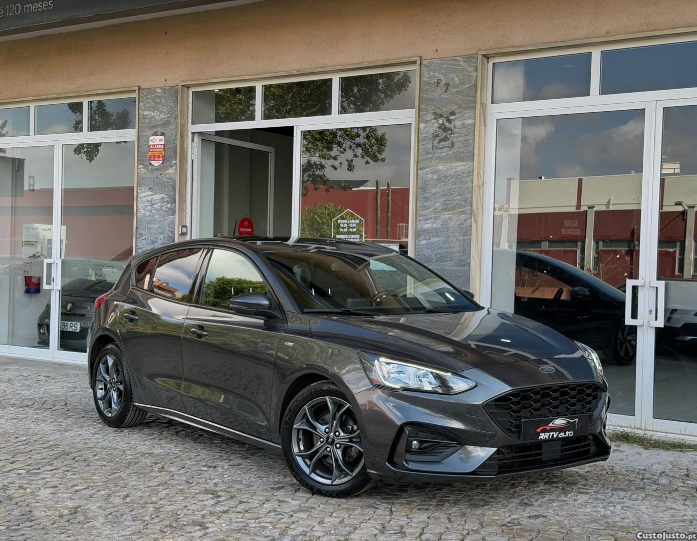 Ford Focus 1.0 EcoBoost ST-Line — fotografia 17
