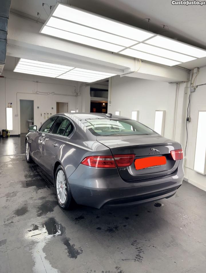 Jaguar XE Prestige — fotografia 10