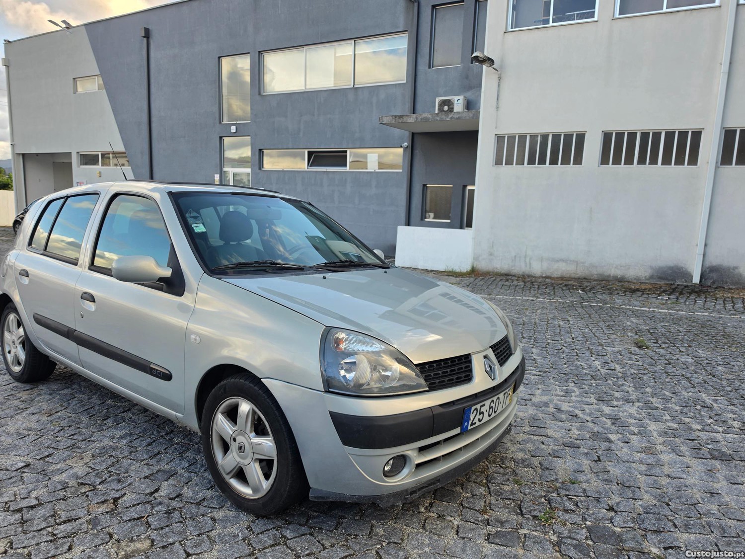 Renault Clio 1.5 Dci5 lugares — fotografia 13