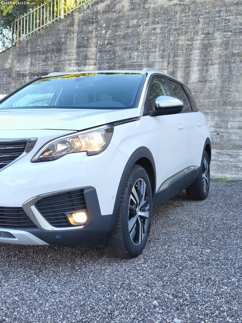 Peugeot 5008 1.2 PureTech Allure Pack EAT8 — fotografia 13
