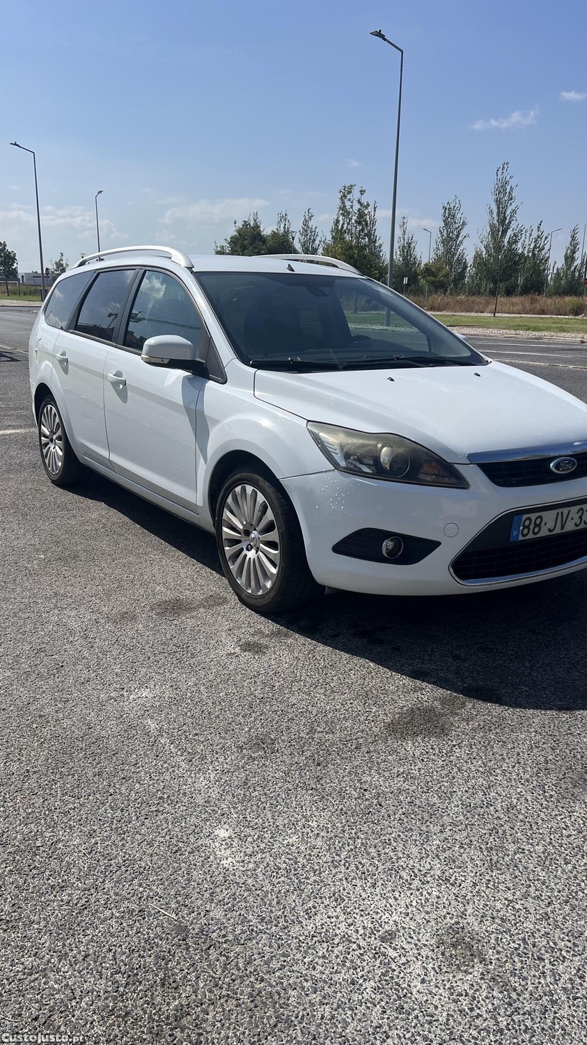 Ford Focus Titanium — fotografia 8