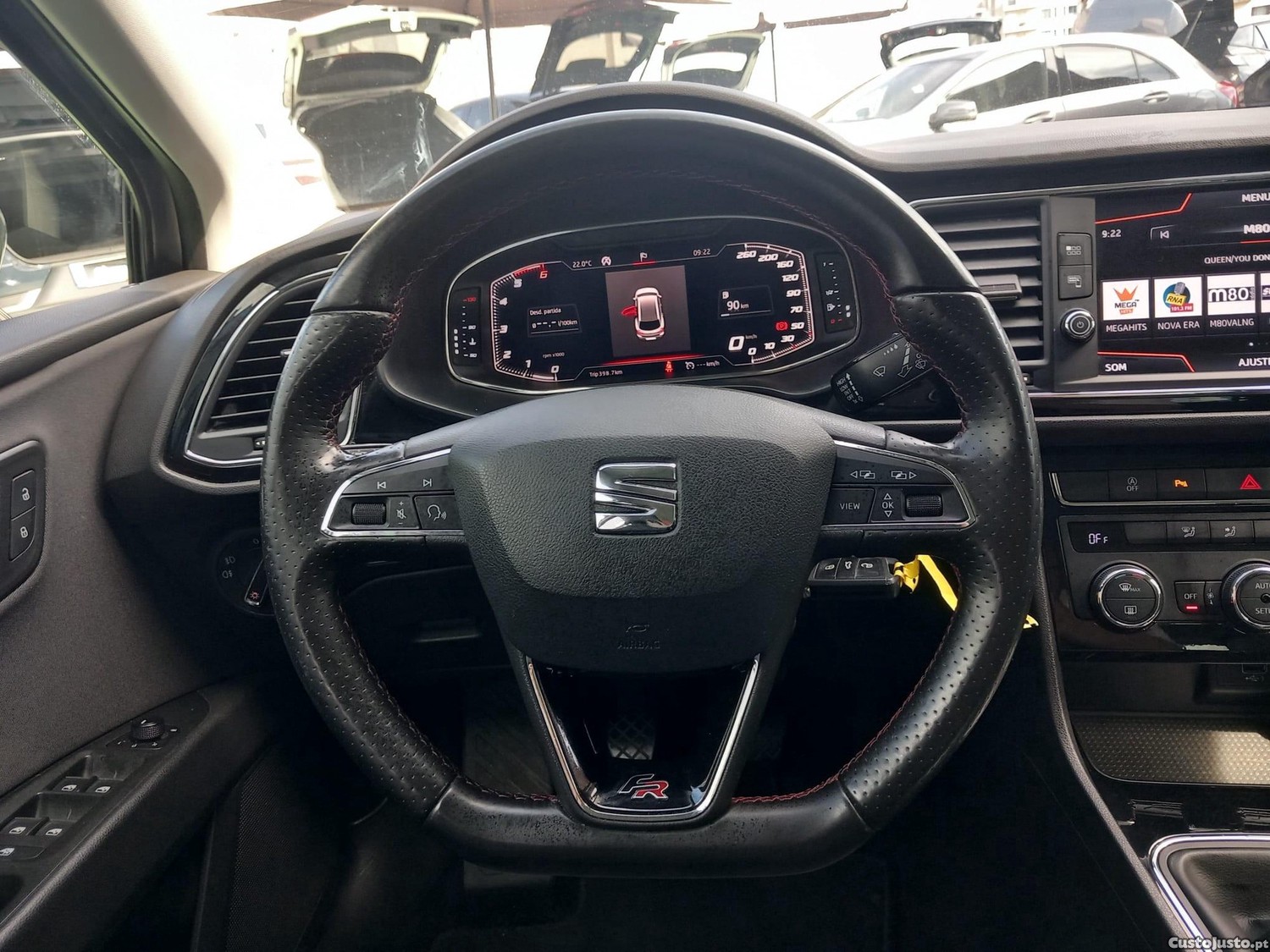 SEAT Leon 1.6 TDI FR S/S — fotografia 4