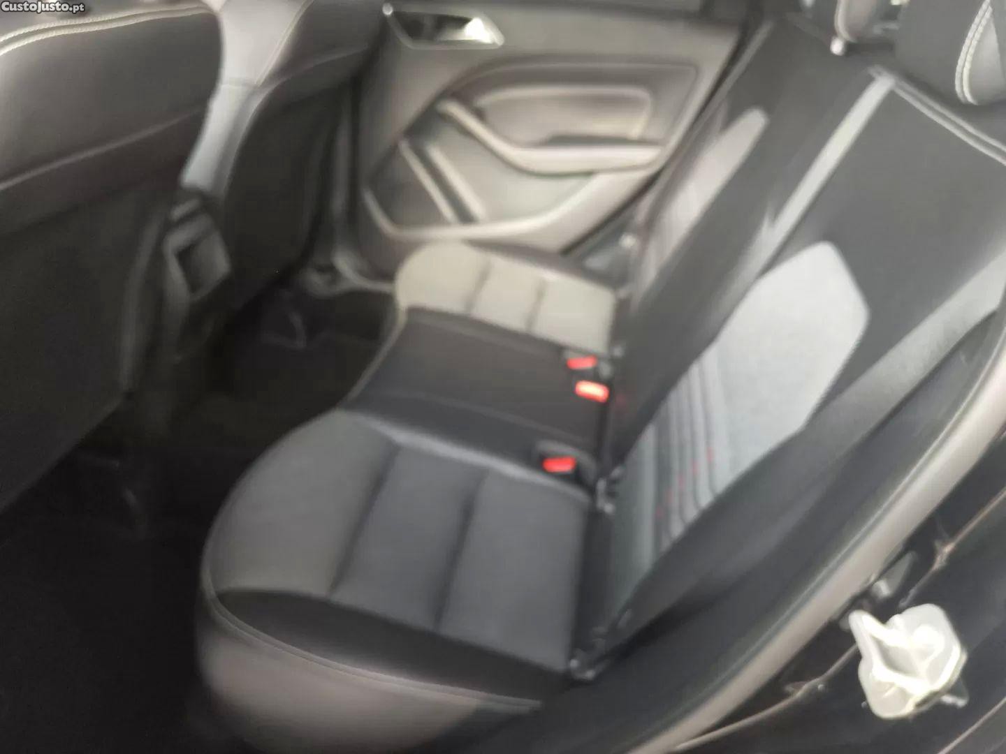 Mercedes-Benz B 180 D urban — fotografia 3