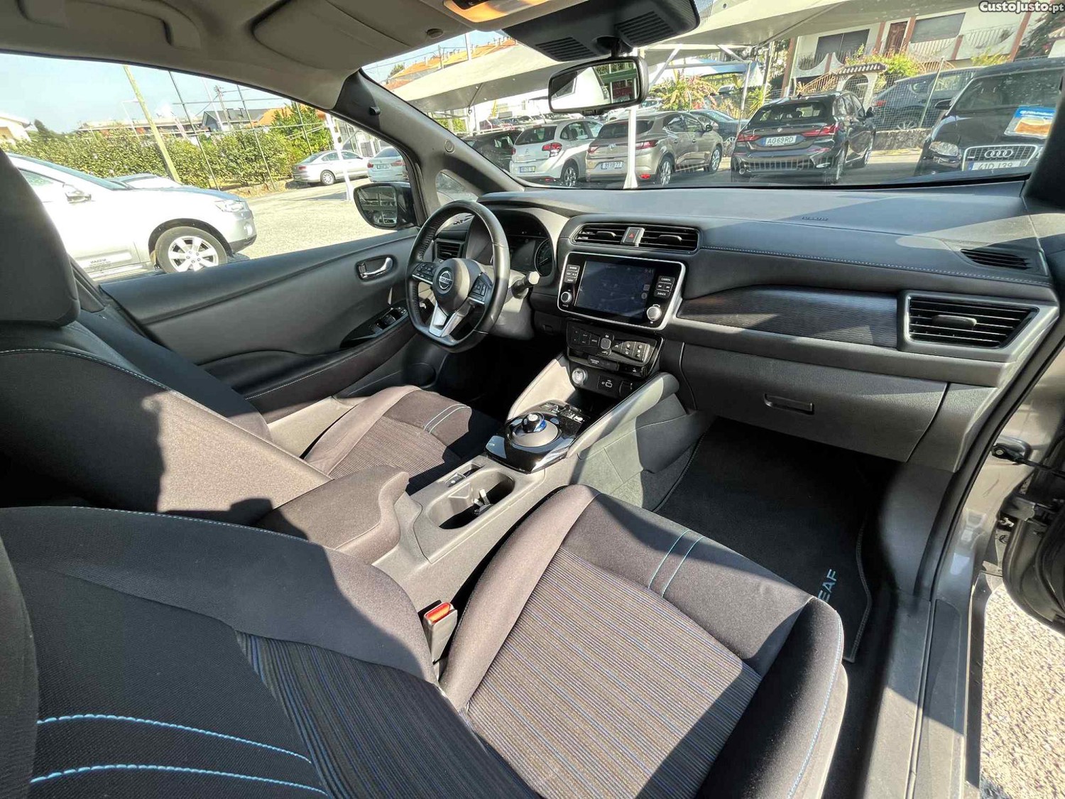 Nissan Leaf N-Connecta 40kwh — fotografia 3