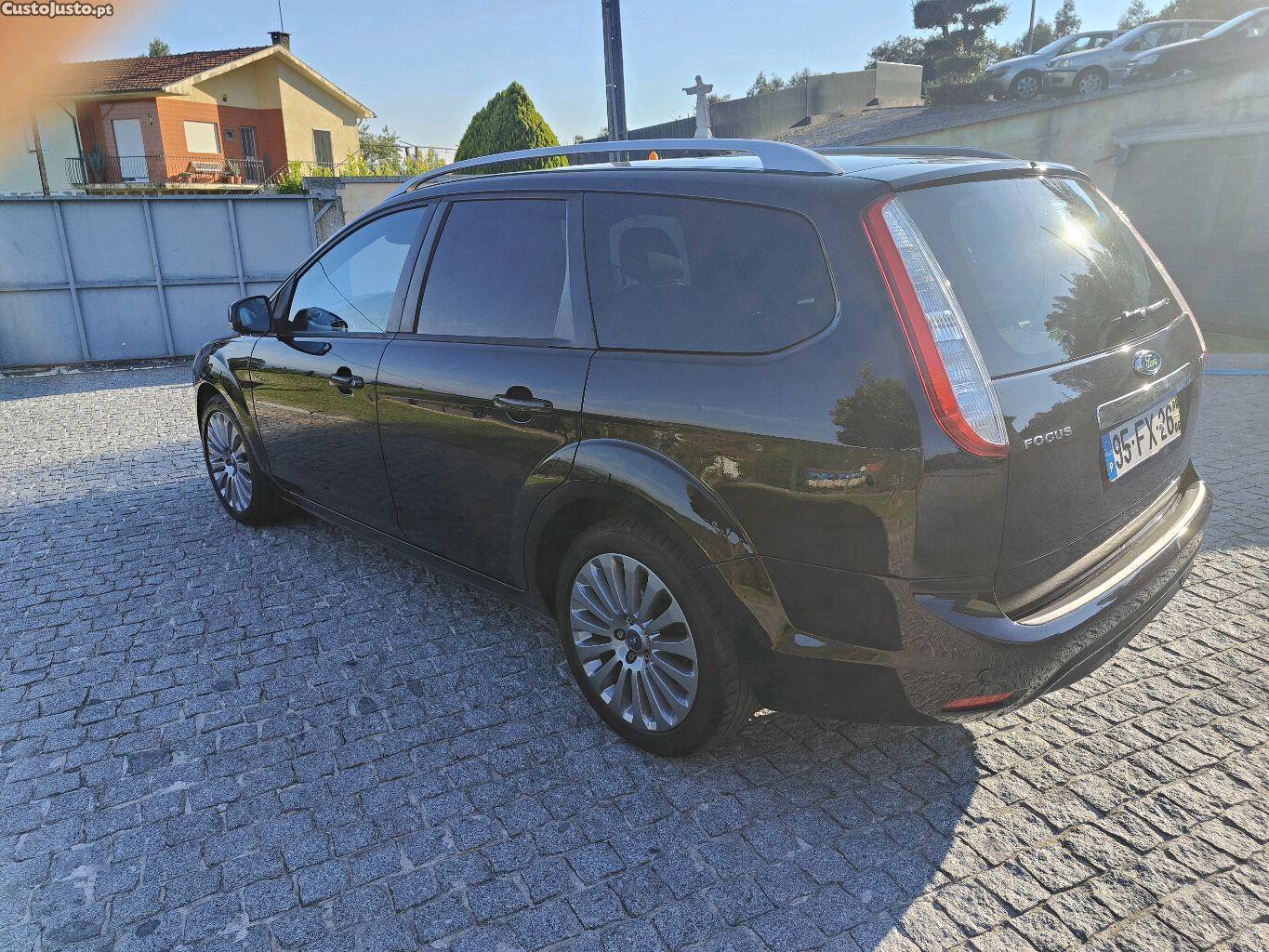 Ford Focus Titanium 1.6 TDCi 90cv - C/ NOVA — fotografia 9