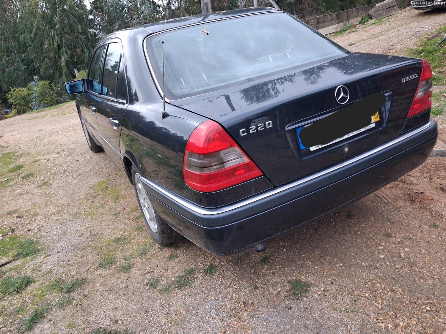 Mercedes-Benz C 220 4 portas — photo 2