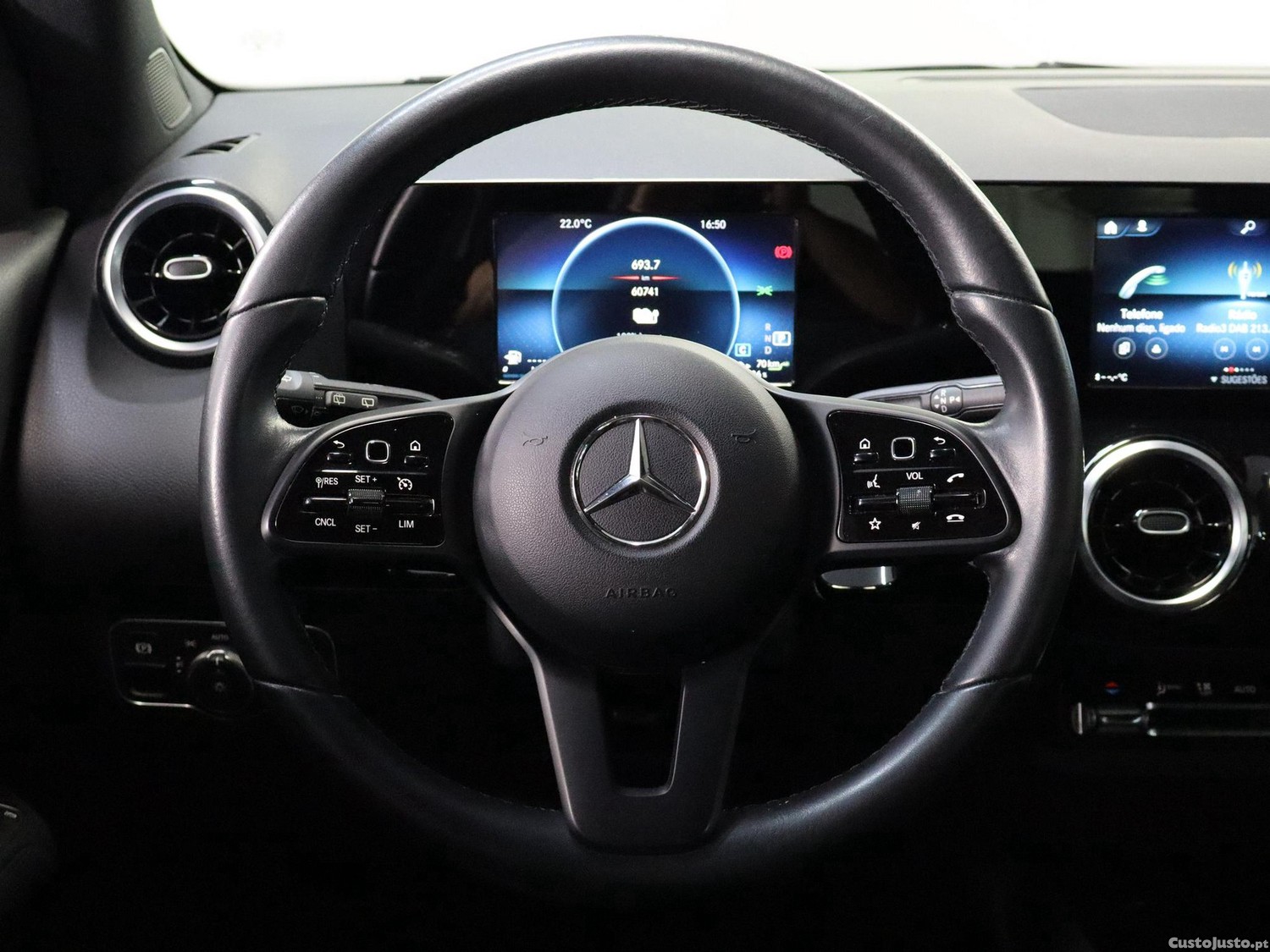 Mercedes-Benz GLA 250 e Style — fotografia 13