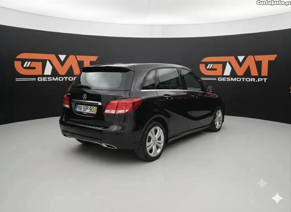 Mercedes-Benz B 180 D urban — fotografia 12