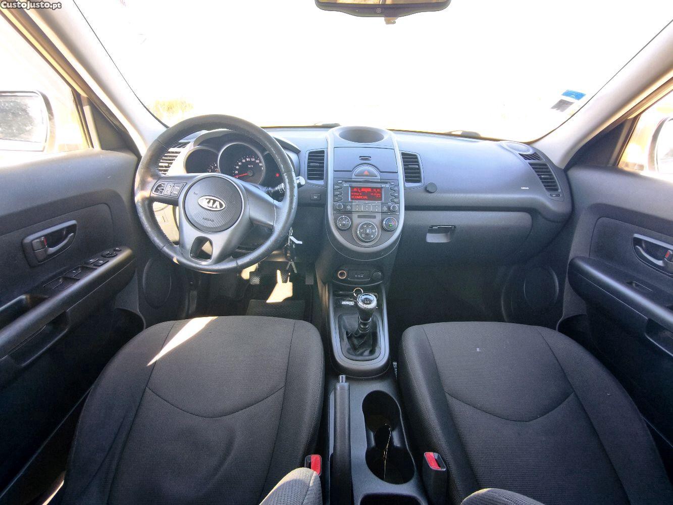 Kia Soul 1.6 CRDI ACTIVE — fotografia 3