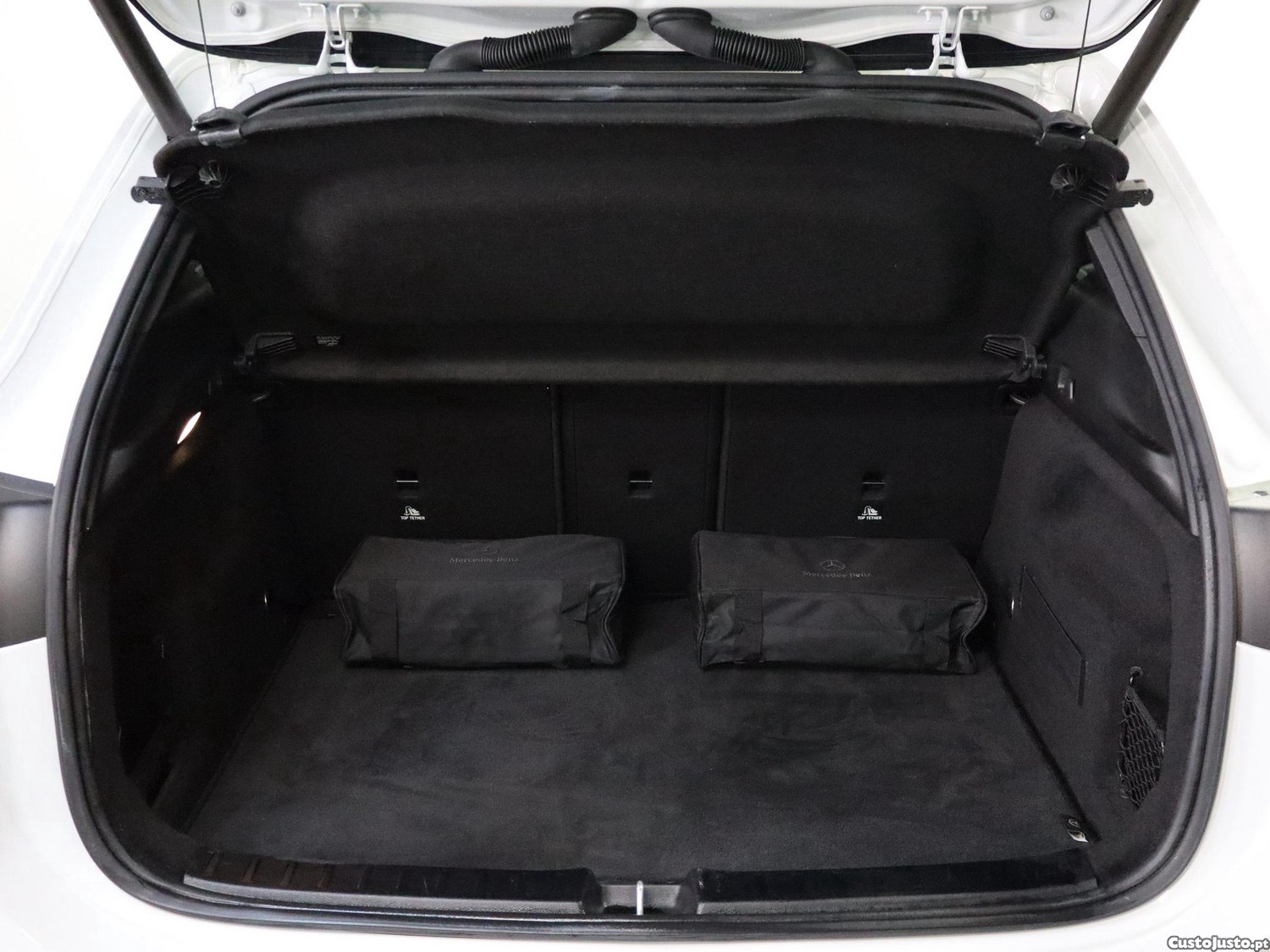 Mercedes-Benz GLA 250 e Style — fotografia 2