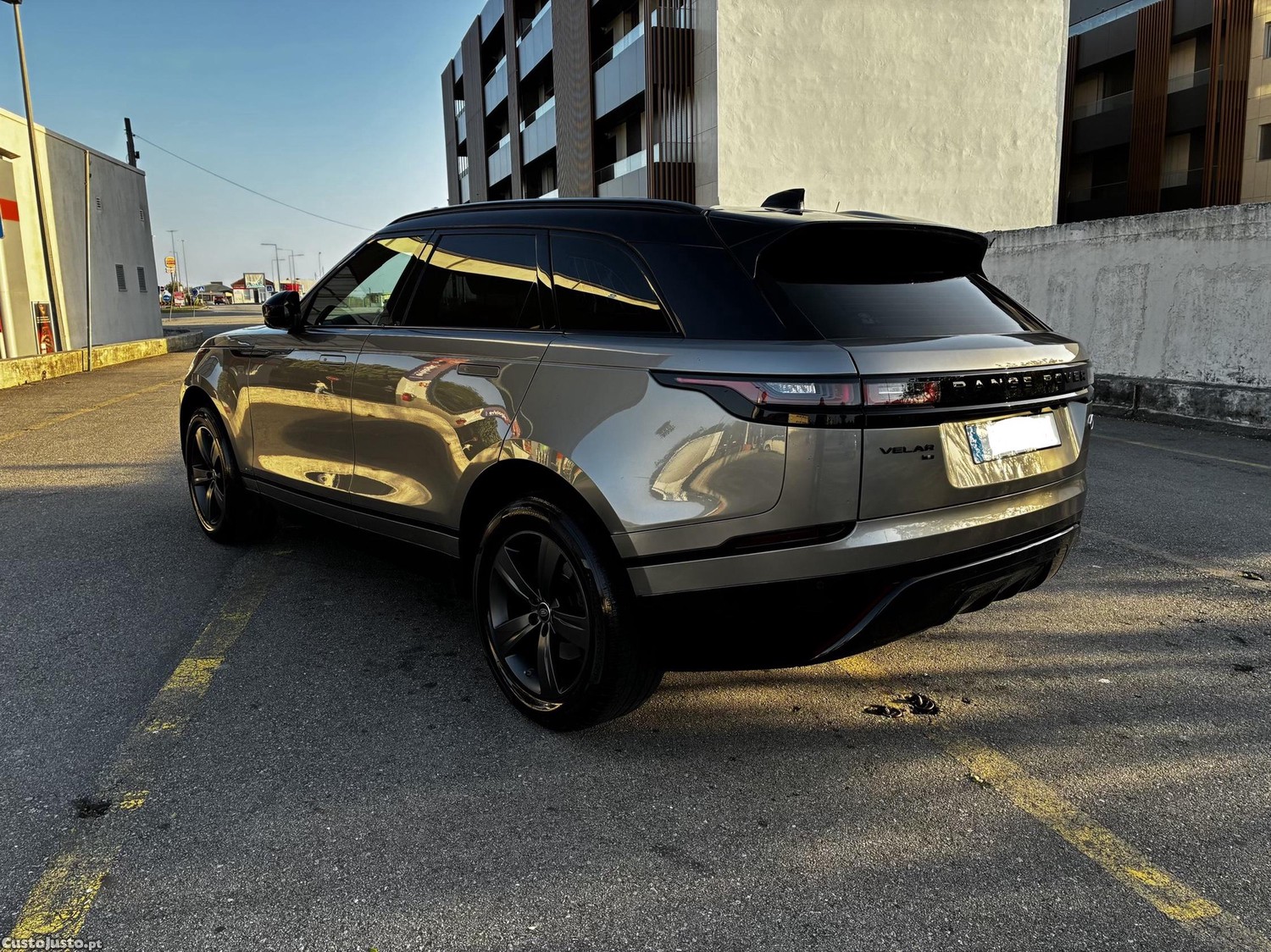 Land Rover Range Rover Vellar  R-Dynamic - 18 foto 2