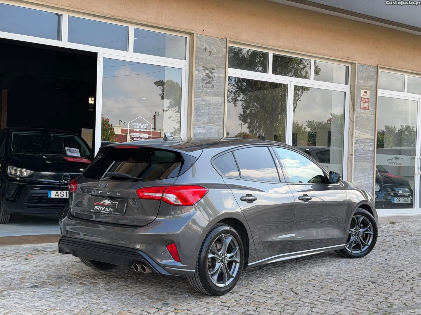 Ford Focus 1.0 EcoBoost ST-Line — fotografia 15