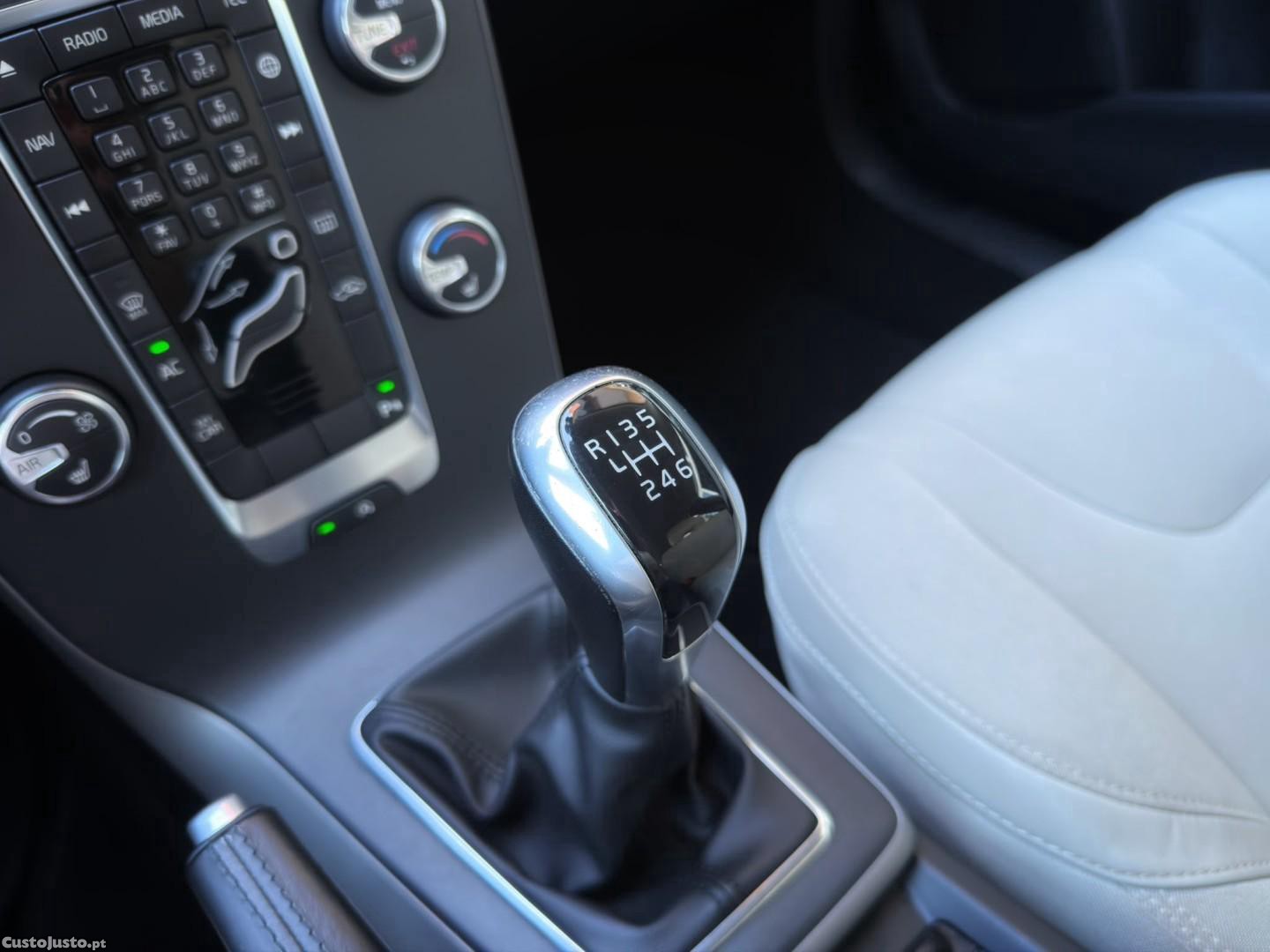 Volvo V40 1.6 D2 Momentum — fotografia 8