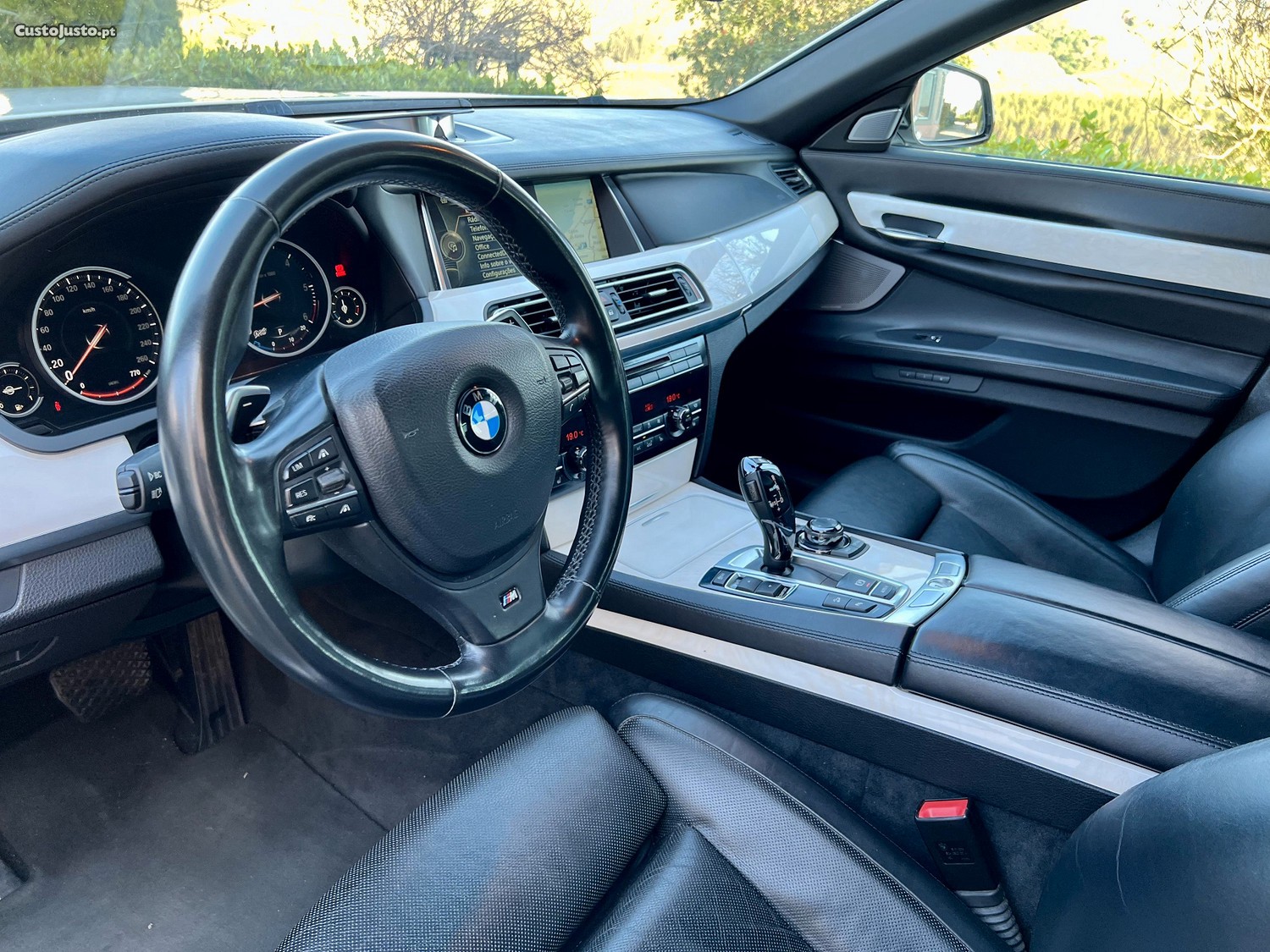 BMW 750 d XDrive M Sport — fotografia 8