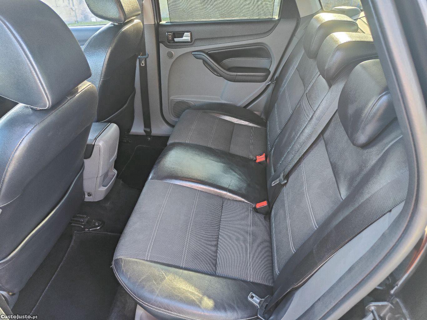 Ford Focus Titanium 1.6 TDCi 90cv - C/ NOVA — fotografia 7