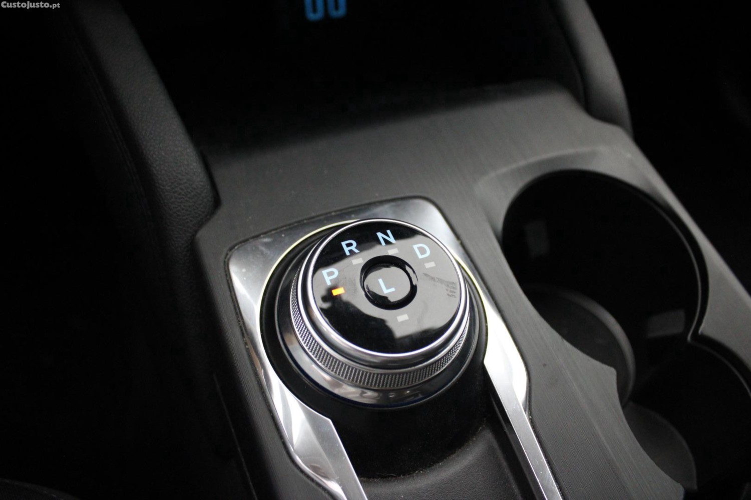Ford Kuga 2.5 P-HEV TITANIUM (AUTO) — fotografia 14