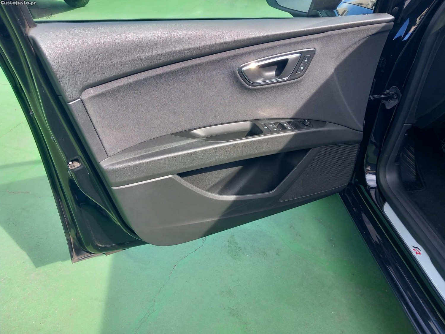 SEAT Leon 1.6 TDI FR S/S — fotografia 11
