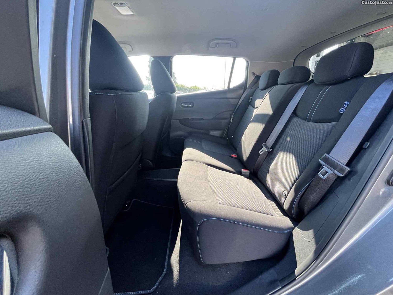 Nissan Leaf N-Connecta 40kwh — fotografia 5