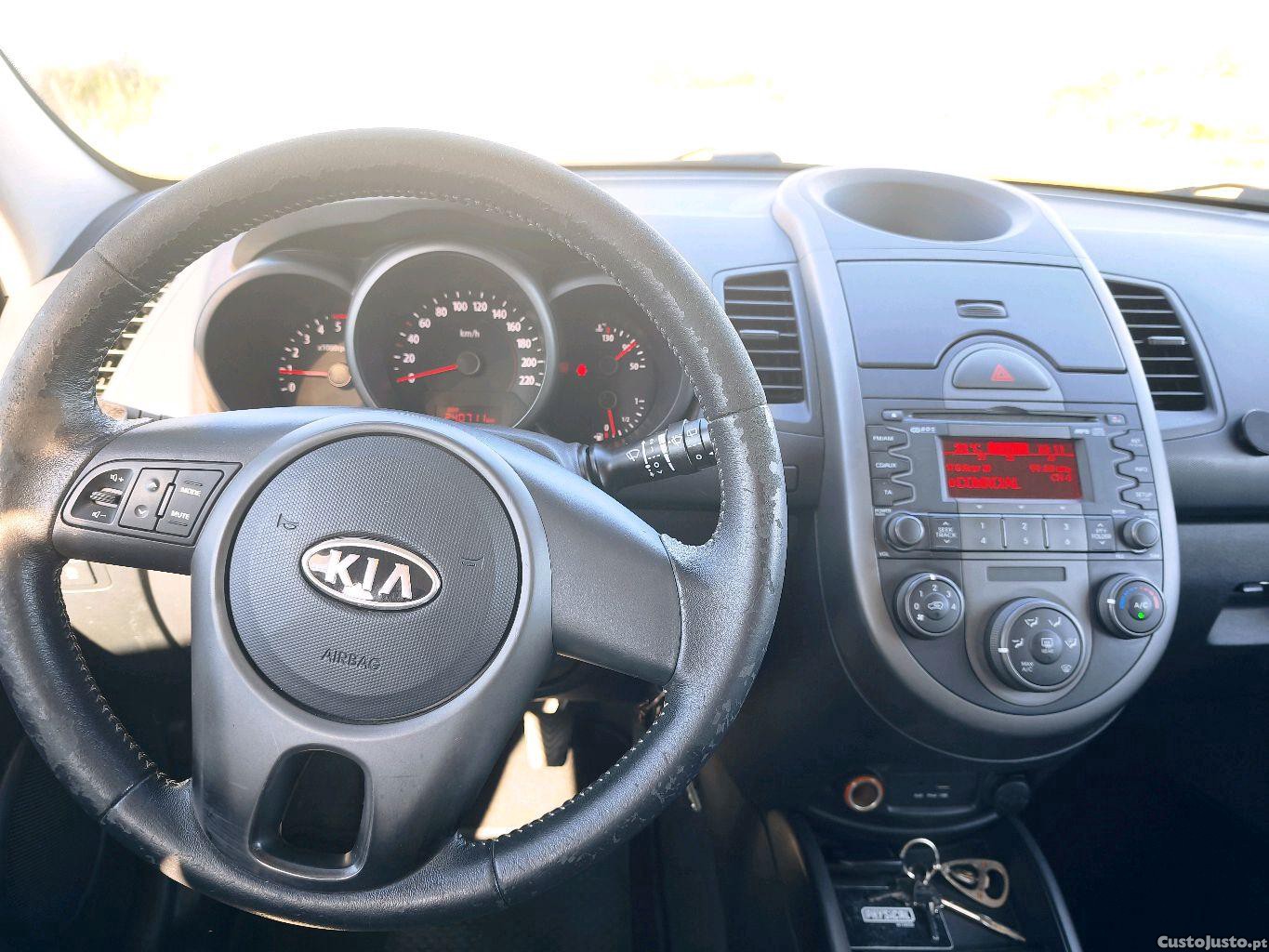 Kia Soul 1.6 CRDI ACTIVE — fotografia 2