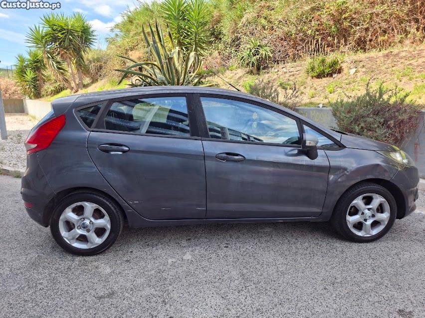 Ford Fiesta 1,4 TDCi Trend — fotografia 3