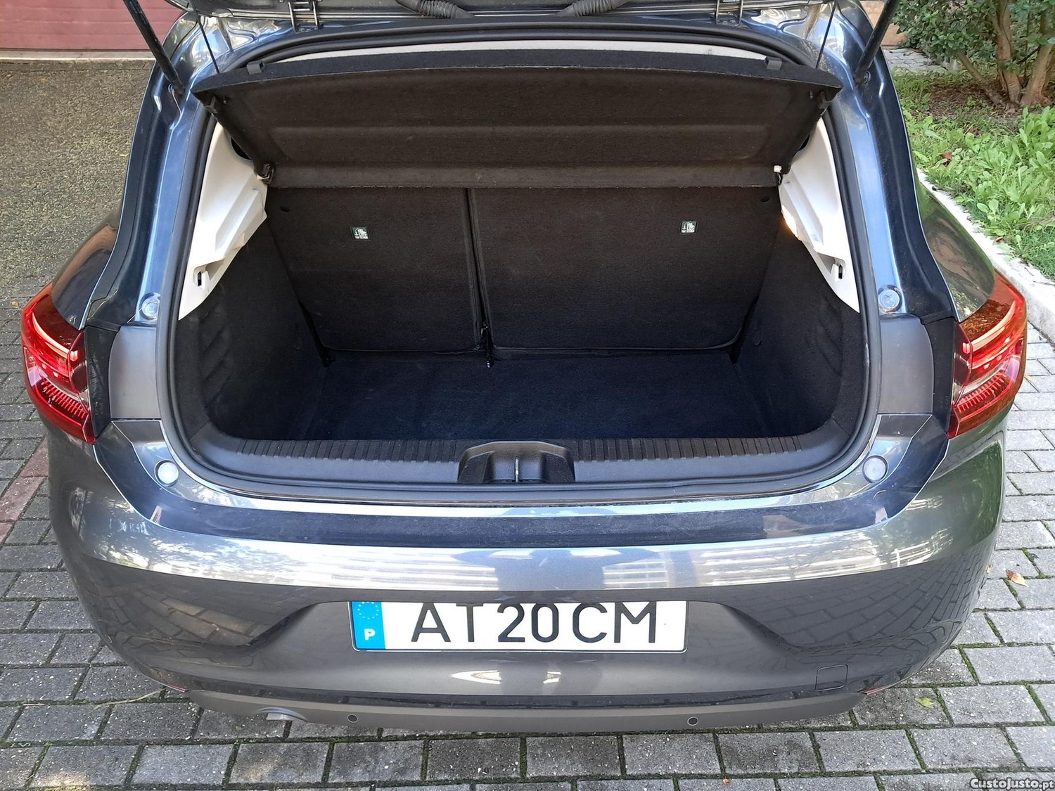 Renault Clio 1.0 TCe Intens — fotografia 11