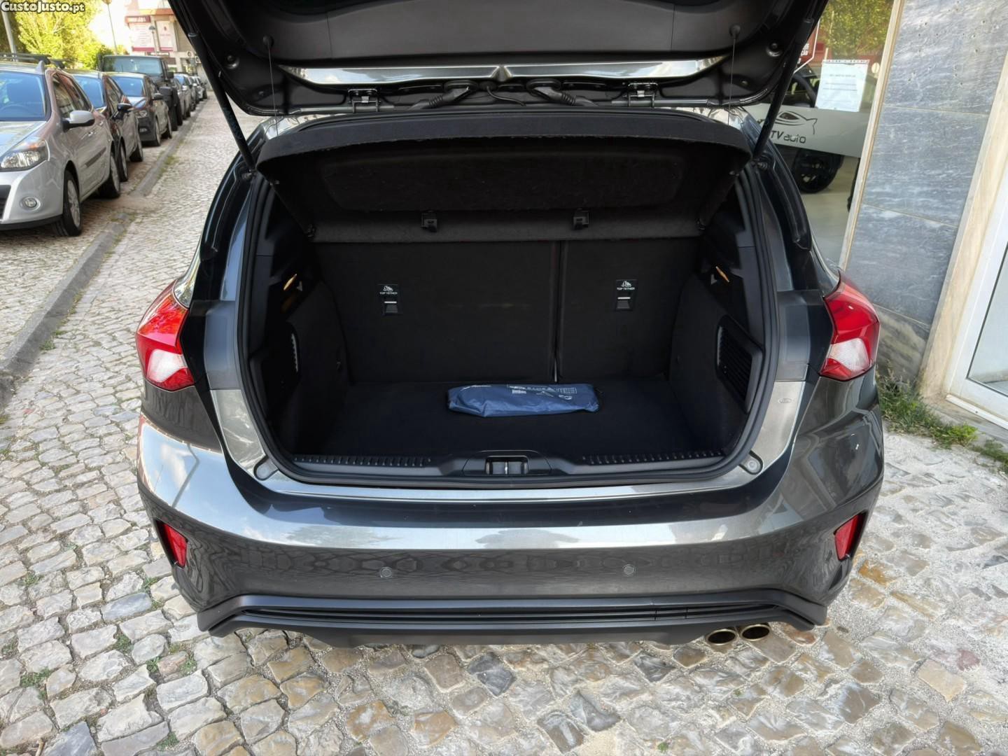Ford Focus 1.0 EcoBoost ST-Line — fotografia 12