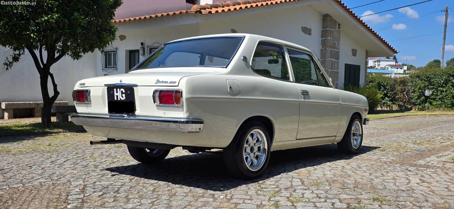 Datsun 1200 Sedan Deluxe 2 portas — photo 3