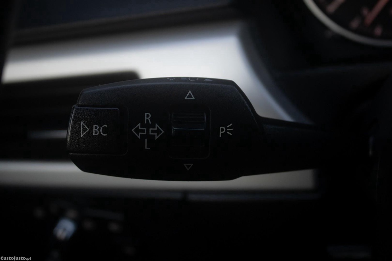 BMW 320 d Touring EfficientDynamics — fotografia 9