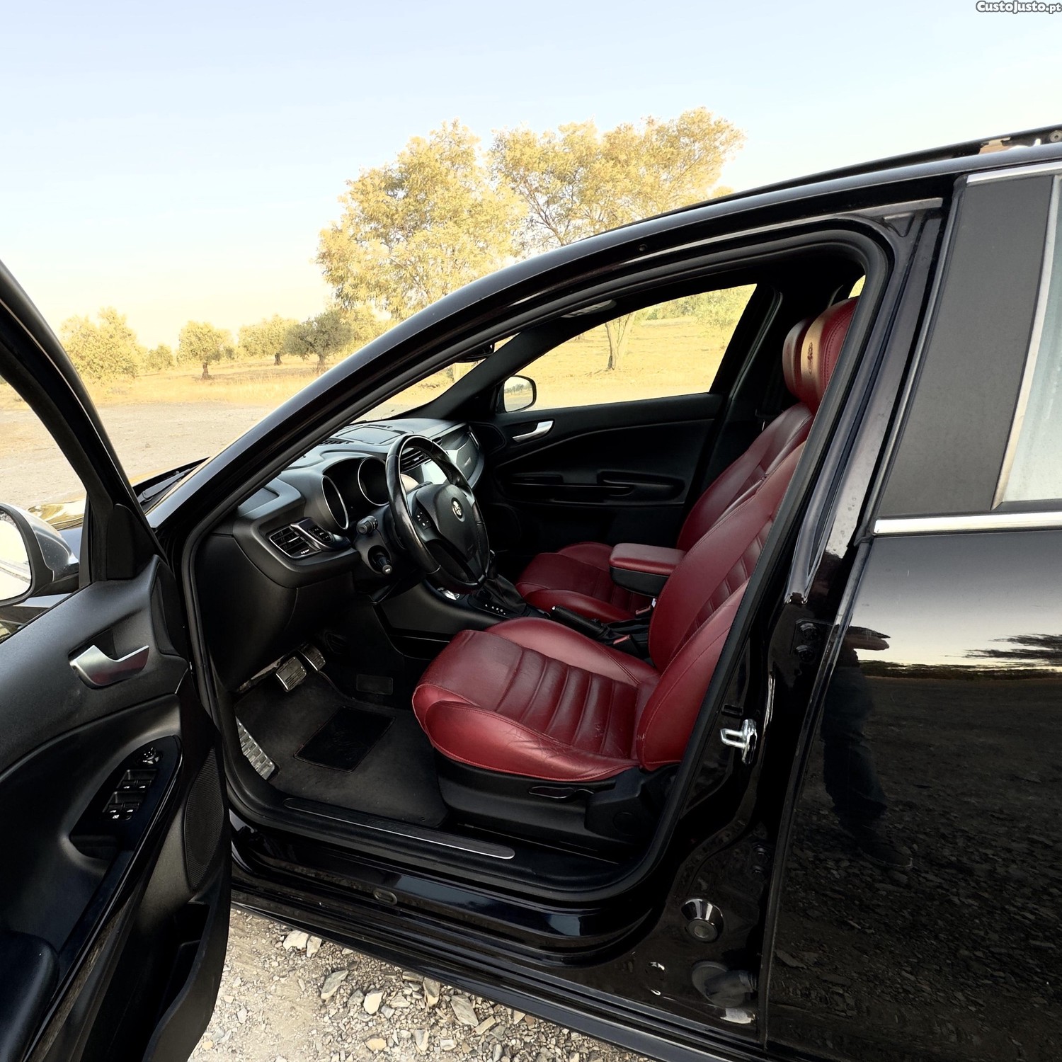 Alfa Romeo Giulietta 2.0JTDM 170cv — fotografia 11