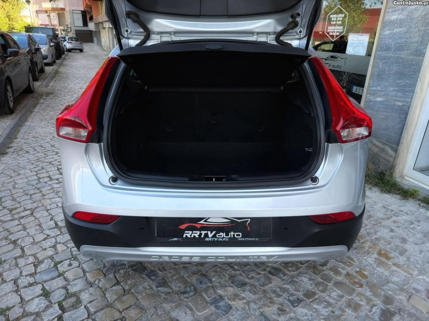 Volvo V40 1.6 D2 Momentum — fotografia 9
