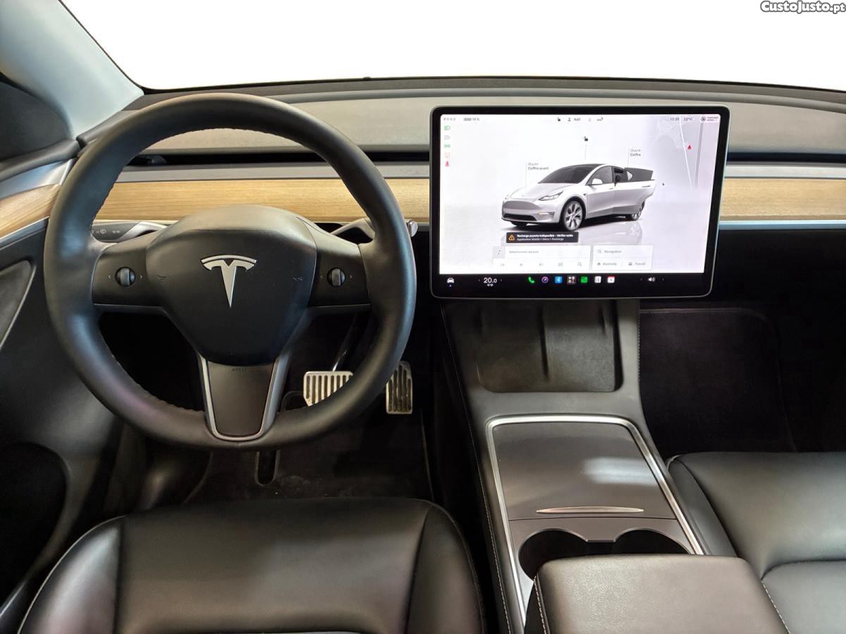 Tesla Model Y Standard RWD — fotografia 10