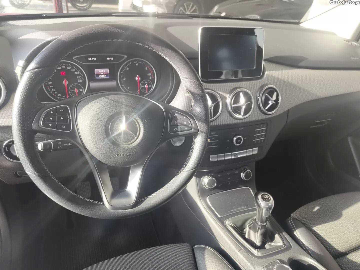 Mercedes-Benz B 180 D urban — fotografia 9