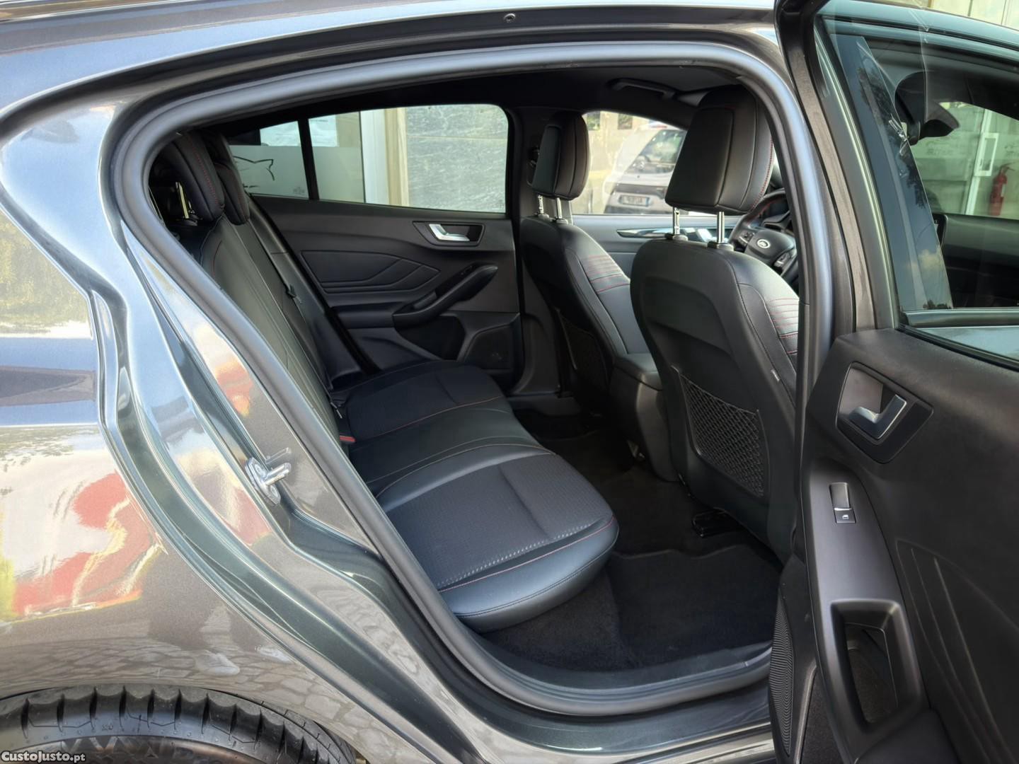 Ford Focus 1.0 EcoBoost ST-Line — fotografia 18