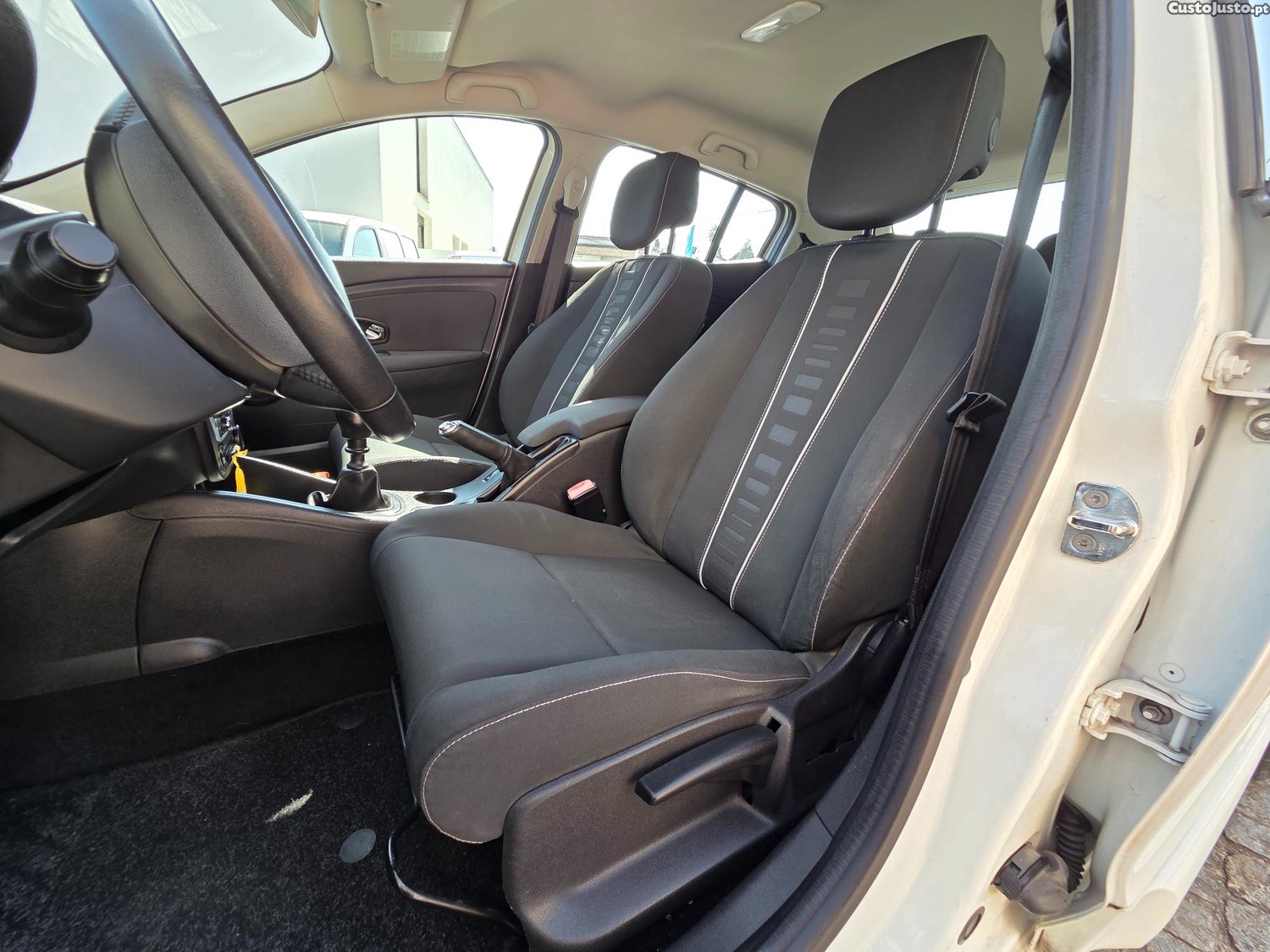 Renault Mégane 1.5 dCi Dynamique — fotografia 6