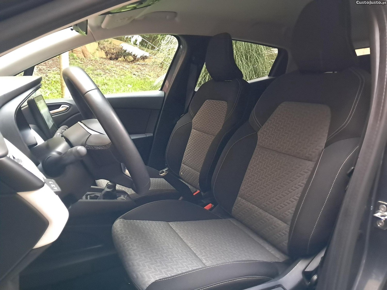 Renault Clio 1.0 TCe Intens — fotografia 10